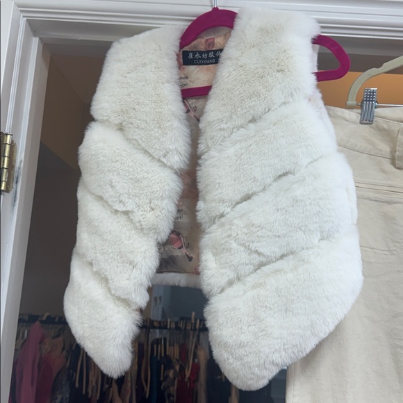 Other - Girls Vest Size 130 (like A 5/6?)